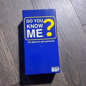 Do you know me? (Card Game)